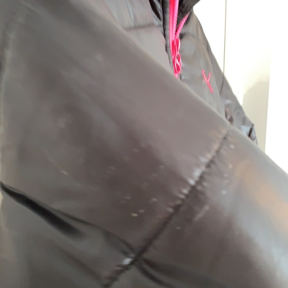 Black and Pink Hooded Puma Puffer Jacket - Picture 4 of 8